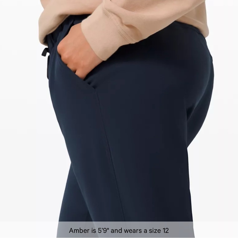 🍋Lululemon On the Fly Joggers in Navy - Picture 5 of 13